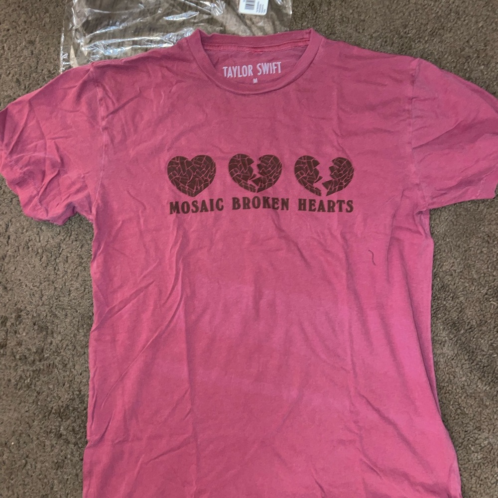 Taylor Swift “mosaic broken hearts” t shirt